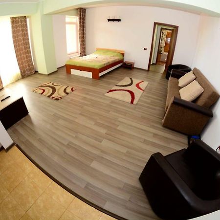 Ferienwohnung David Aprilia Năvodari Exterior foto